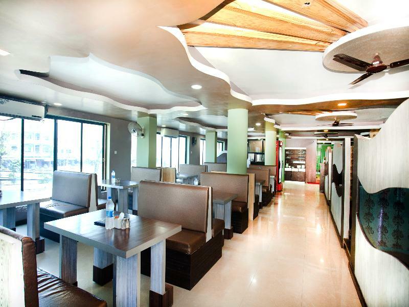 Oyo 343 Pop Life Hotel Kohalpur Bagian luar foto